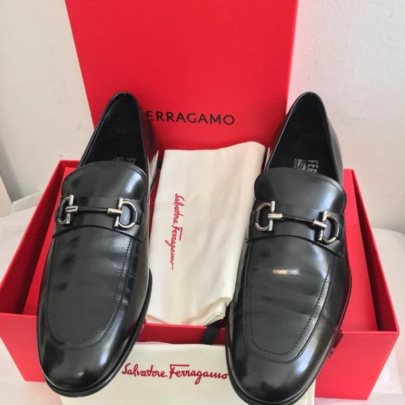 Salvatore Ferragamo Black Leather Men's Loafers. Made in Italy. Side 9